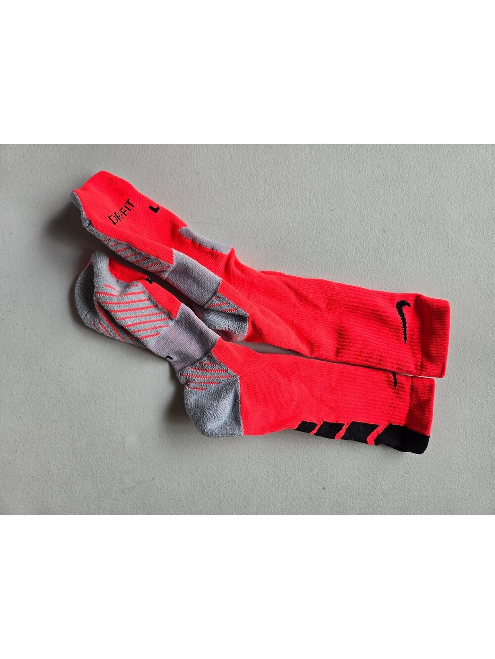 Nike Dri-FIT Performance Crew Socks Bright Crimson Orange L/R Cushioned